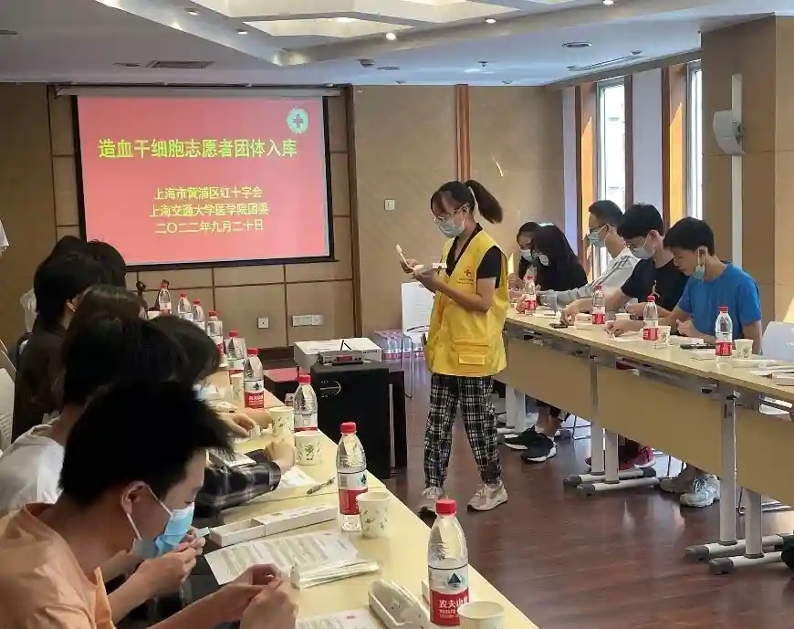 暖！爱在接力跑：学长为生命续航，学弟学妹热血加入
