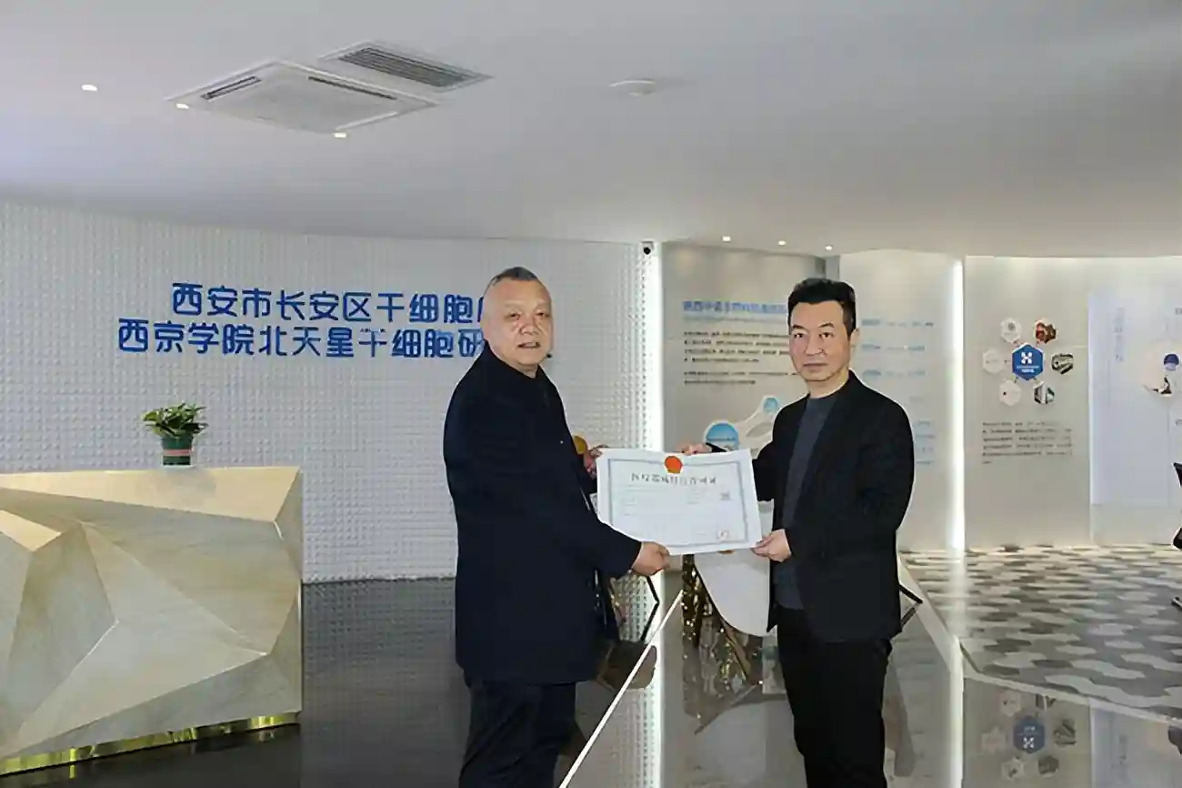 上门送证强根基 亲商助企零距离