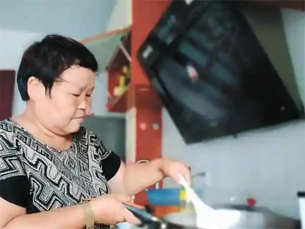 继母倾其所有为儿移植骨髓