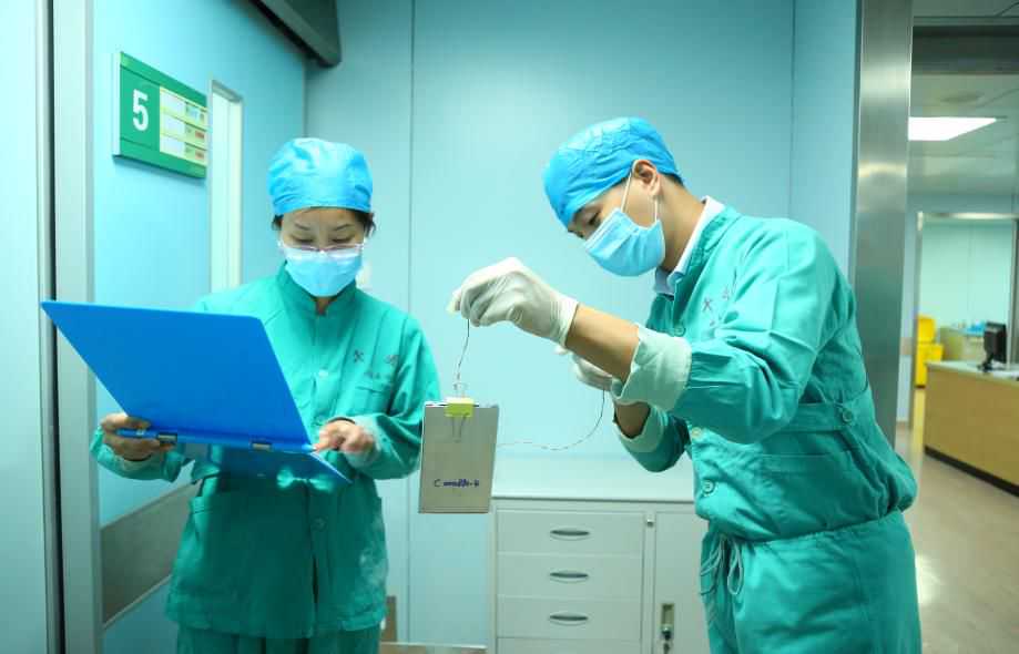 大学生发现驱虫药可治疗乳腺癌 获全国级奖项