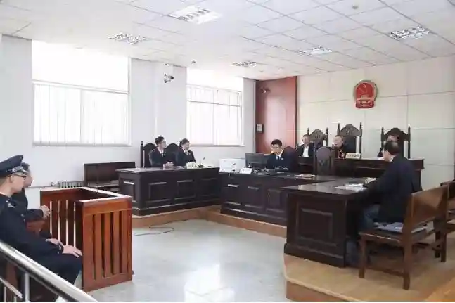 医院副院长受贿款用于……