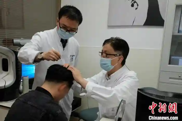 微创“生发针”新方法为溢脂性脱发患者重拾生活信心